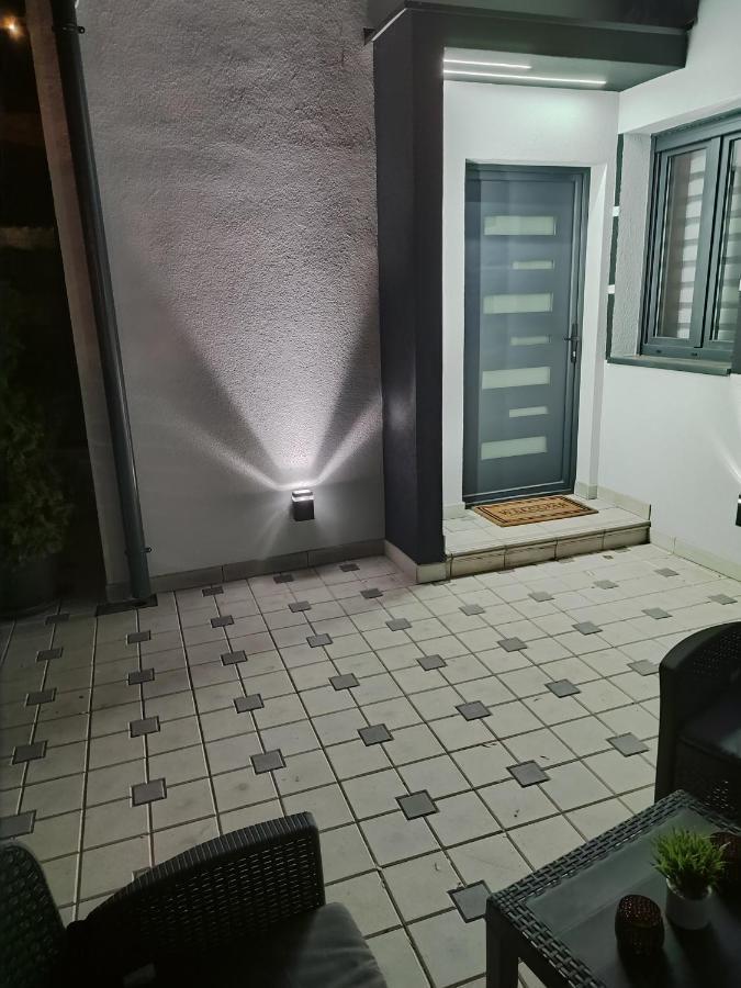 Rubikon Free Parking Apartmani Dusanovac Exterior foto